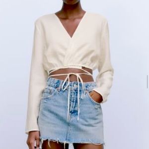 NWT Zara Wrap Around V neck, balloon sleeve cropped shirt